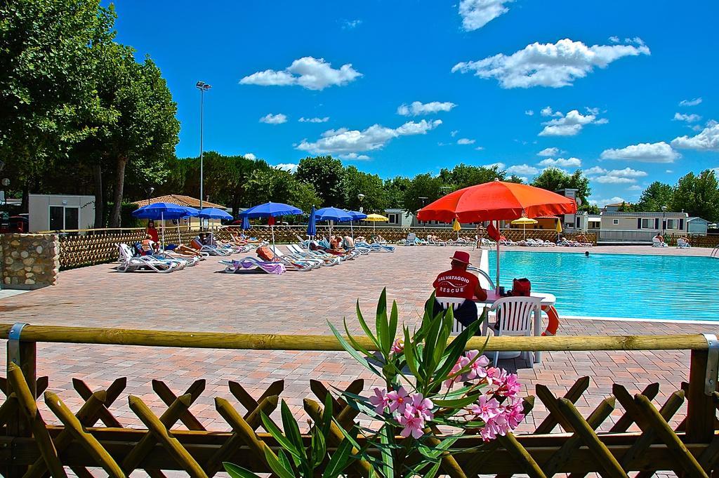 Campeggio Del Garda Peschiera del Garda Dış mekan fotoğraf