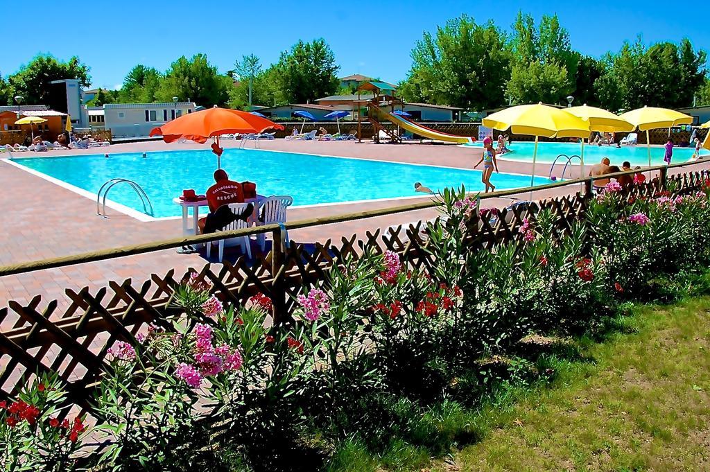 Campeggio Del Garda Peschiera del Garda Dış mekan fotoğraf